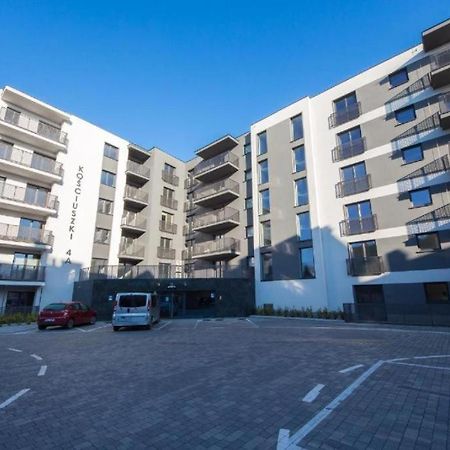 Apartament 33 Park City Ostrow Wielkopolski Bagian luar foto