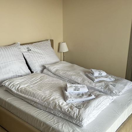 Apartament 33 Park City Ostrow Wielkopolski Bagian luar foto