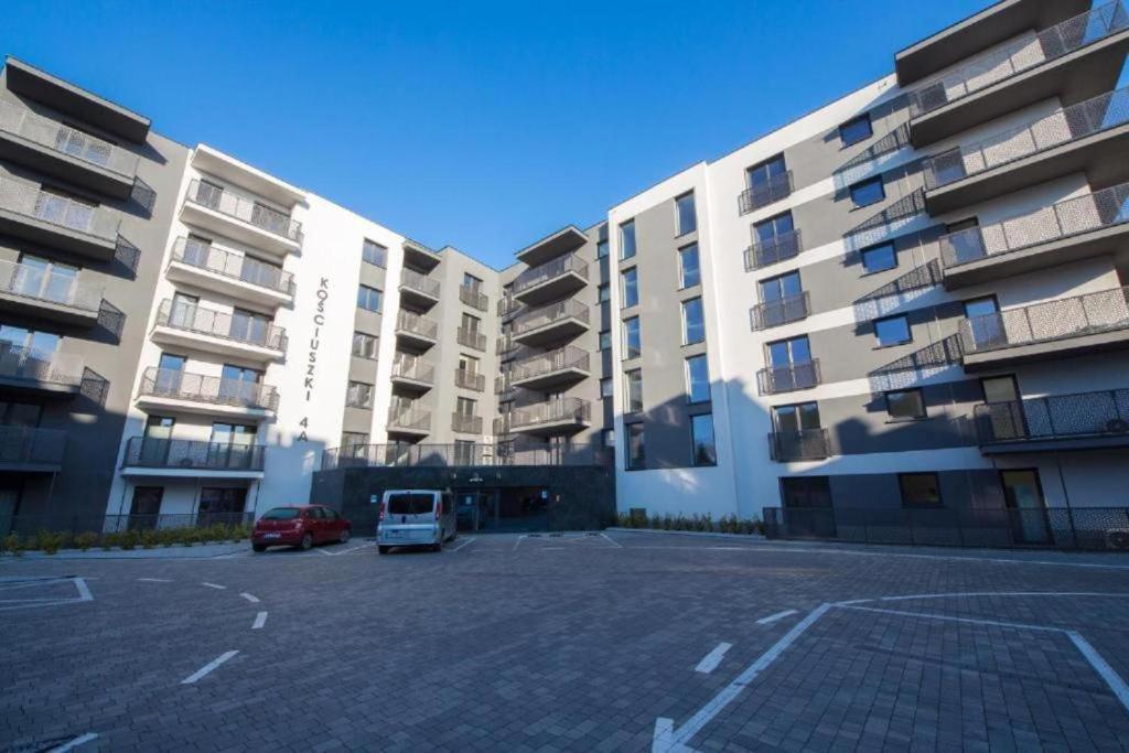 Apartament 33 Park City Ostrow Wielkopolski Bagian luar foto