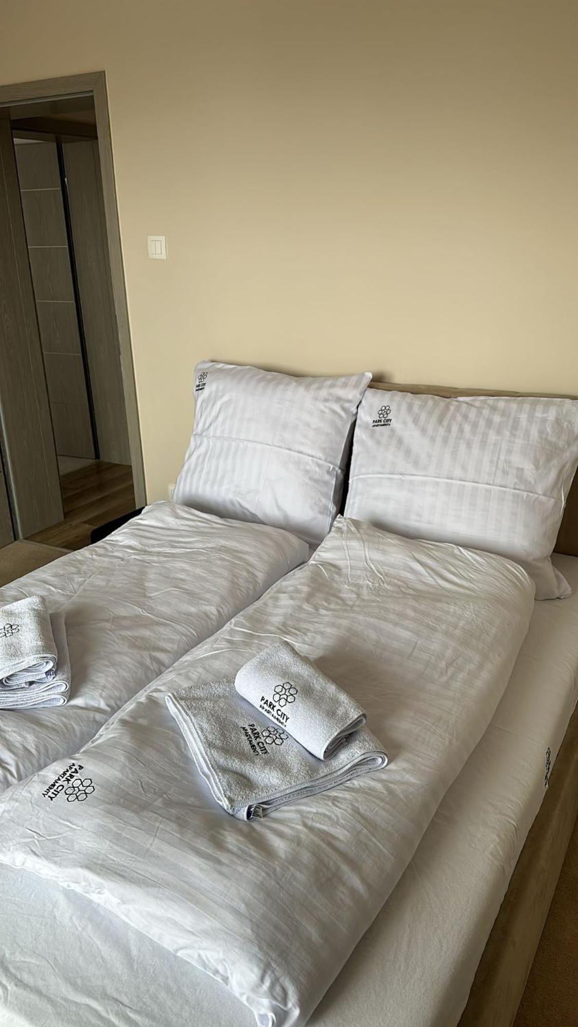 Apartament 33 Park City Ostrow Wielkopolski Bagian luar foto